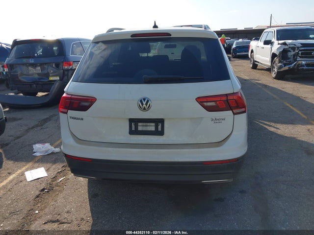 Продаж на аукціоні авто 2020 Volkswagen Tiguan 2.0t S, vin: 3VV1B7AX0LM015636, номер лоту: 44352110