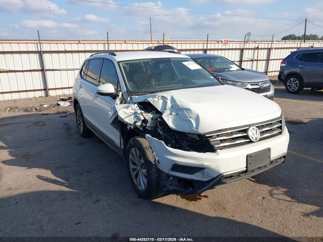 Продаж на аукціоні авто 2020 Volkswagen Tiguan 2.0t S, vin: 3VV1B7AX0LM015636, номер лоту: 44352110