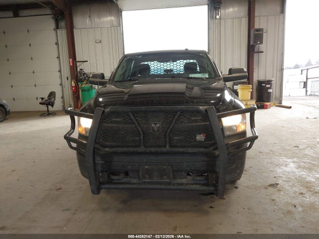 3C6RR7KG3KG619925 RAM 1500 Classic Tradesman 4x4 5&#039;7 Box