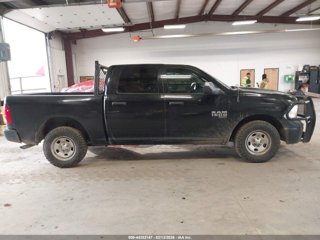 3C6RR7KG3KG619925 RAM 1500 Classic Tradesman 4x4 5&#039;7 Box