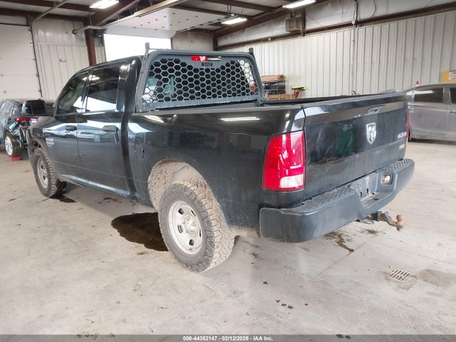 3C6RR7KG3KG619925 RAM 1500 Classic Tradesman 4x4 5&#039;7 Box
