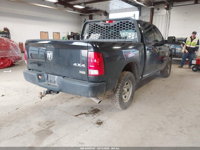 3C6RR7KG3KG619925 RAM 1500 Classic Tradesman 4x4 5&#039;7 Box