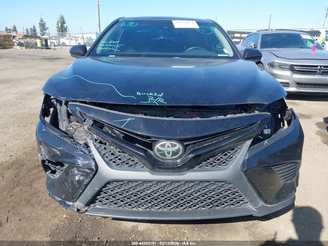 4T1B11HK1JU141473 Toyota CAMRY SE