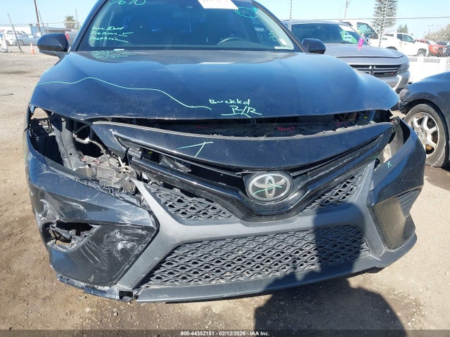 4T1B11HK1JU141473 Toyota CAMRY SE