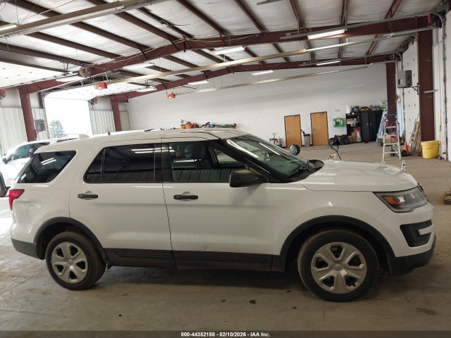 1FM5K8AR8HGD14957 Ford Utility Police Interceptor