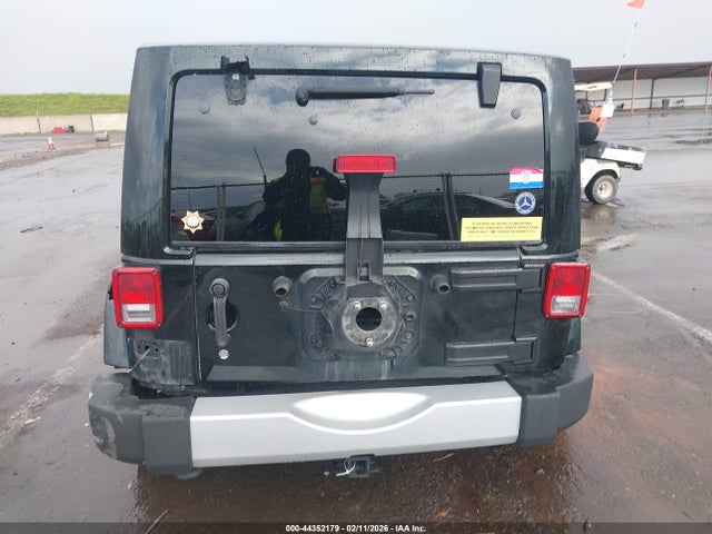44352179 :رقم المزاد ، 1C4HJWEGXCL172452 vin ، 2012 Jeep Wrangler Unlimited Sahara مزاد بيع