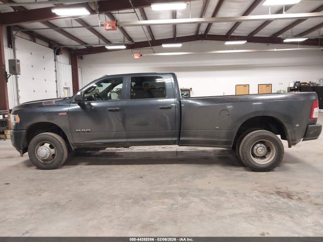 3C63RRGJ8MG686867 RAM 3500 Tradesman 4x4 8&#039; Box