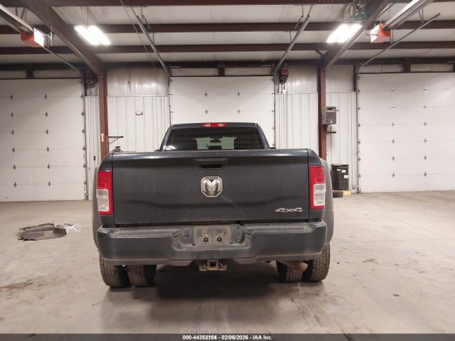 3C63RRGJ8MG686867 RAM 3500 Tradesman 4x4 8&#039; Box