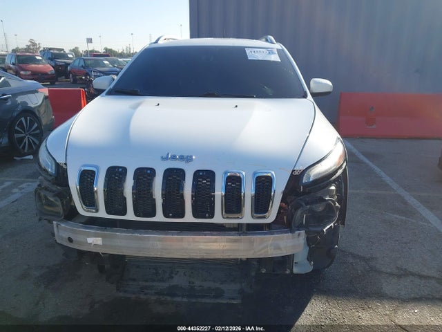 1C4PJLCB3HW653537 Jeep Cherokee Latitude Fwd