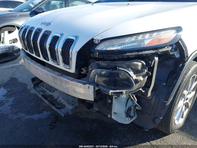 1C4PJLCB3HW653537 Jeep Cherokee Latitude Fwd