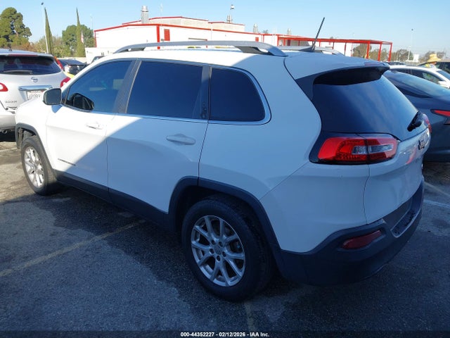 1C4PJLCB3HW653537 Jeep Cherokee Latitude Fwd