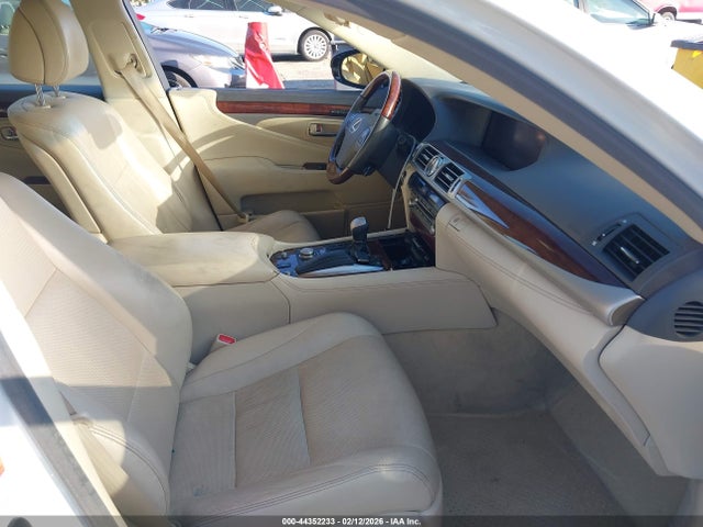 Продажа на аукционе авто 2015 Lexus Ls 460, vin: JTHBL5EF8F5138437, номер лота: 44352233
