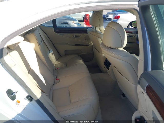 Продажа на аукционе авто 2015 Lexus Ls 460, vin: JTHBL5EF8F5138437, номер лота: 44352233