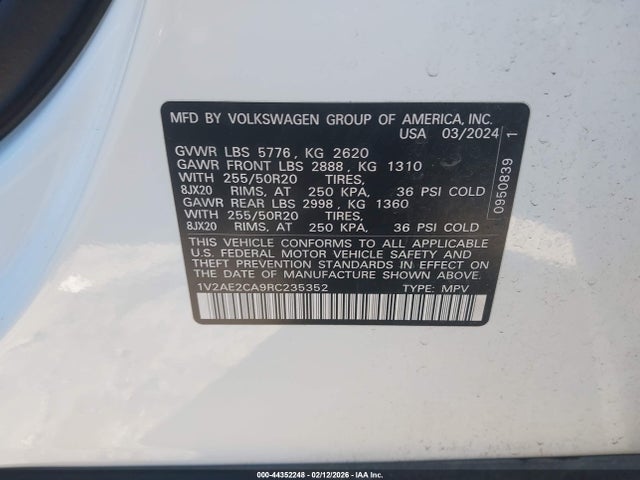 2024 Volkswagen Atlas Cross Sport 2.0t Sel R-line მანქანა იყიდება აუქციონზე, vin: 1V2AE2CA9RC235352, აუქციონის ნომერი: 44352248
