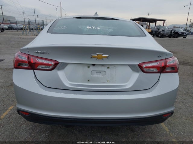 1G1ZD5ST5NF177088 Chevrolet Malibu Fwd Lt