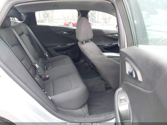 1G1ZD5ST5NF177088 Chevrolet Malibu Fwd Lt