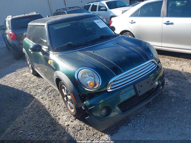 2010 MINI COOPER WMWMF3C52ATZ24316 Photo 0