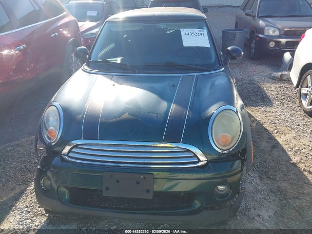 2010 MINI COOPER WMWMF3C52ATZ24316 Photo 5