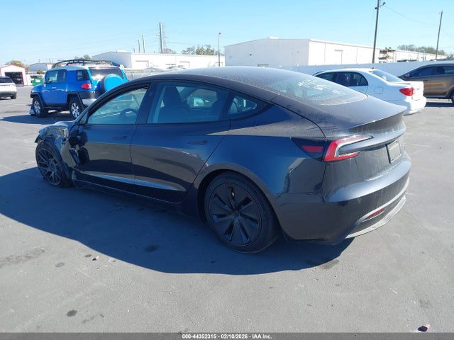 2025 TESLA MODEL 3 5YJ3E1EA4SF995697 Photo 2