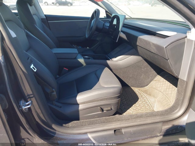 2025 TESLA MODEL 3 5YJ3E1EA4SF995697 Photo 4