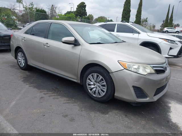 Toyota CAMRY LE 2014 4T4BF1FK3ER372018 Image 1