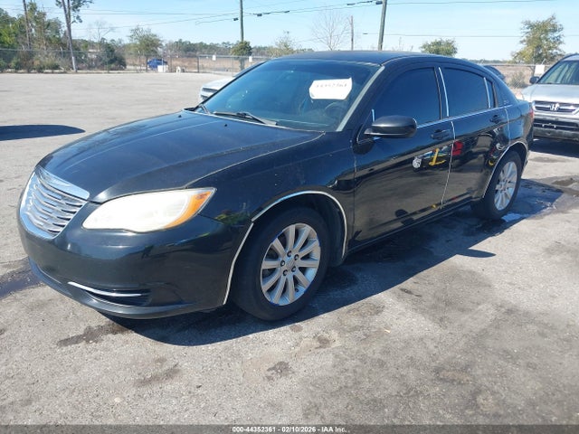 44352361 :رقم المزاد ، 1C3CCBBB0DN651608 vin ، 2013 Chrysler 200 Touring مزاد بيع
