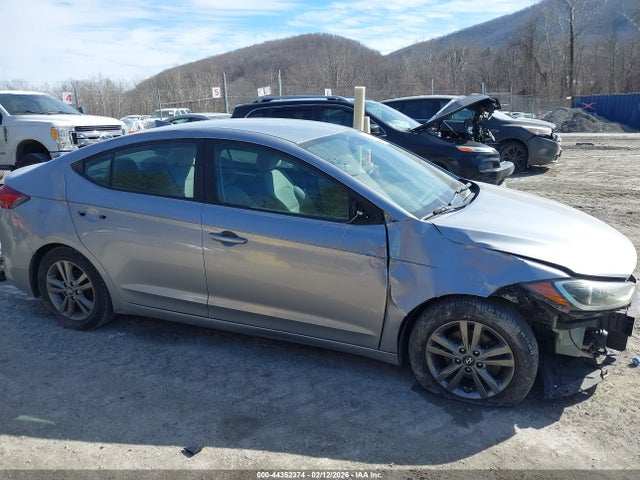 44352374 :رقم المزاد ، 5NPD84LF7HH015563 vin ، 2017 Hyundai Elantra Se مزاد بيع