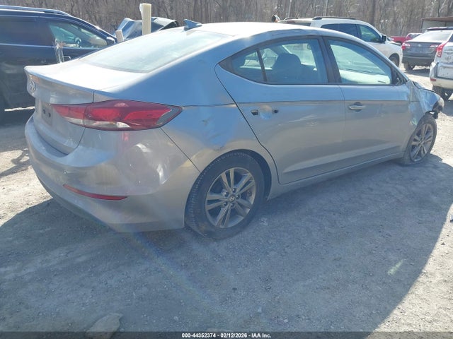 44352374 :رقم المزاد ، 5NPD84LF7HH015563 vin ، 2017 Hyundai Elantra Se مزاد بيع