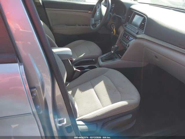 44352374 :رقم المزاد ، 5NPD84LF7HH015563 vin ، 2017 Hyundai Elantra Se مزاد بيع