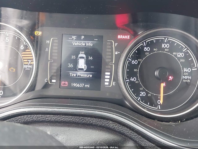 1C4PJLCB2KD285855 Jeep Cherokee Latitude Fwd