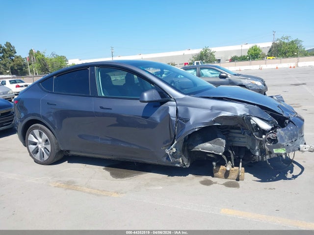 7SAYGDEE8NF542260 Tesla Model Y Long Range Dual Motor All-wheel Drive