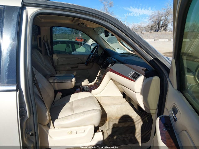 2008 CADILLAC ESCALADE ESV 1GYFK668X8R119602 Photo 4