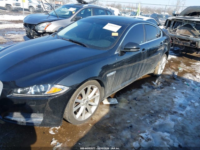 2015 JAGUAR XF SAJWJ0FF8F8U64622 Photo 1