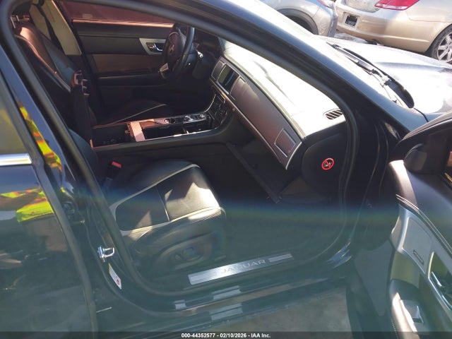 2015 JAGUAR XF SAJWJ0FF8F8U64622 Photo 4