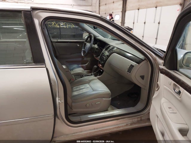 2010 CADILLAC DTS 1G6KD5EY0AU100170 Photo 4