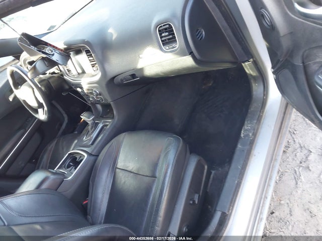 Продажа на аукционе авто 2015 Dodge Charger Sxt, vin: 2C3CDXJG1FH813782, номер лота: 44352686
