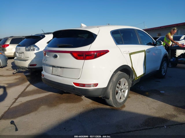 KNDPM3AC7H7083975 KIA Sportage Lx