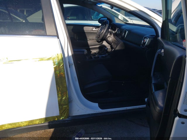 KNDPM3AC7H7083975 KIA Sportage Lx
