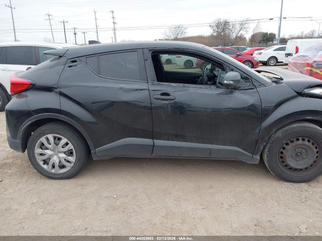 JTNKHMBX7K1040927 Toyota C-HR LE