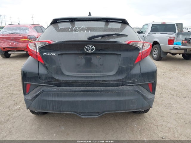 JTNKHMBX7K1040927 Toyota C-HR LE