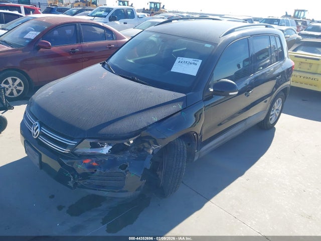 2017 VOLKSWAGEN TIGUAN WVGAV7AX9HK023735 Photo 1