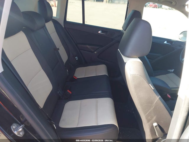 2017 VOLKSWAGEN TIGUAN WVGAV7AX9HK023735 Photo 7