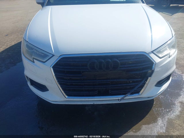 44352742 :رقم المزاد ، WAUAUGFF1H1037798 vin ، 2017 Audi A3 2.0t Premium مزاد بيع