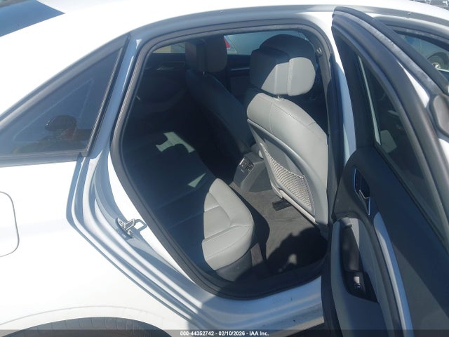 44352742 :رقم المزاد ، WAUAUGFF1H1037798 vin ، 2017 Audi A3 2.0t Premium مزاد بيع