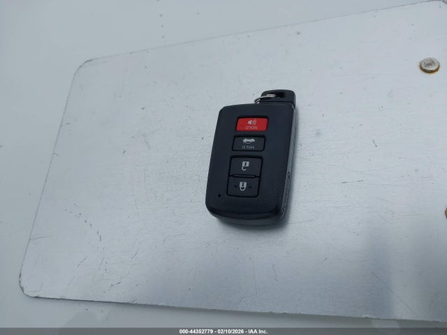4T1BK1EB9JU268764 Toyota AVALON XLE