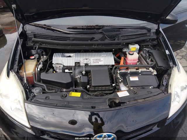 JTDKN3DU2F0414284 Toyota Prius Two