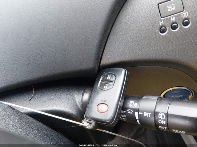 JTDKN3DU2F0414284 Toyota Prius Two