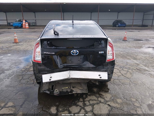 JTDKN3DU2F0414284 Toyota Prius Two