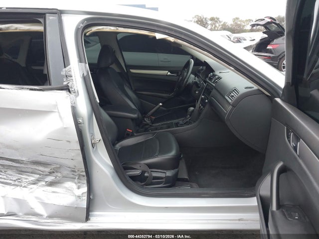 2015 VOLKSWAGEN PASSAT 1VWAT7A38FC040621 Photo 4