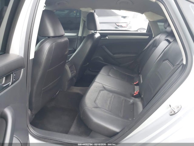 2015 VOLKSWAGEN PASSAT 1VWAT7A38FC040621 Photo 7